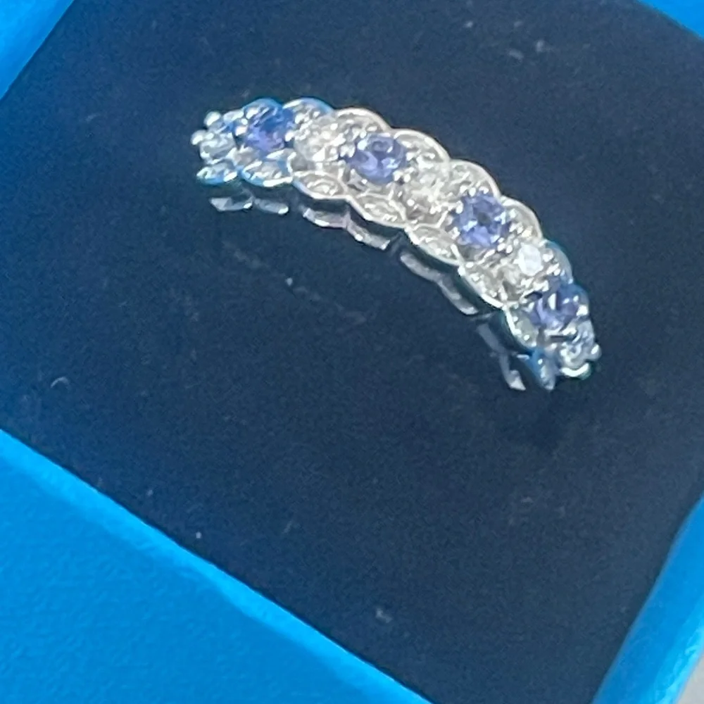 Gorgeous JTV 925 Sterling Silver and Tanzanite Ring. 8.5 NEW NWT! Perfect GIFT!